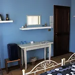 Verdegiada Oda ve Kahvaltı 4*